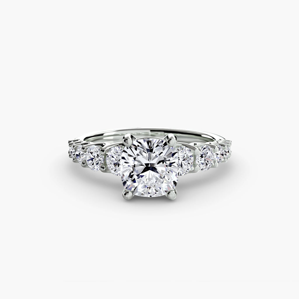 The Graduated Accent Ring EclectiCarat