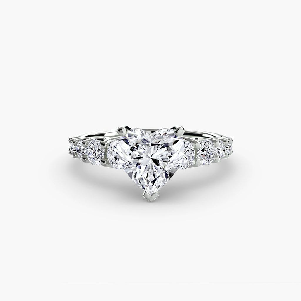 The Graduated Accent Ring EclectiCarat