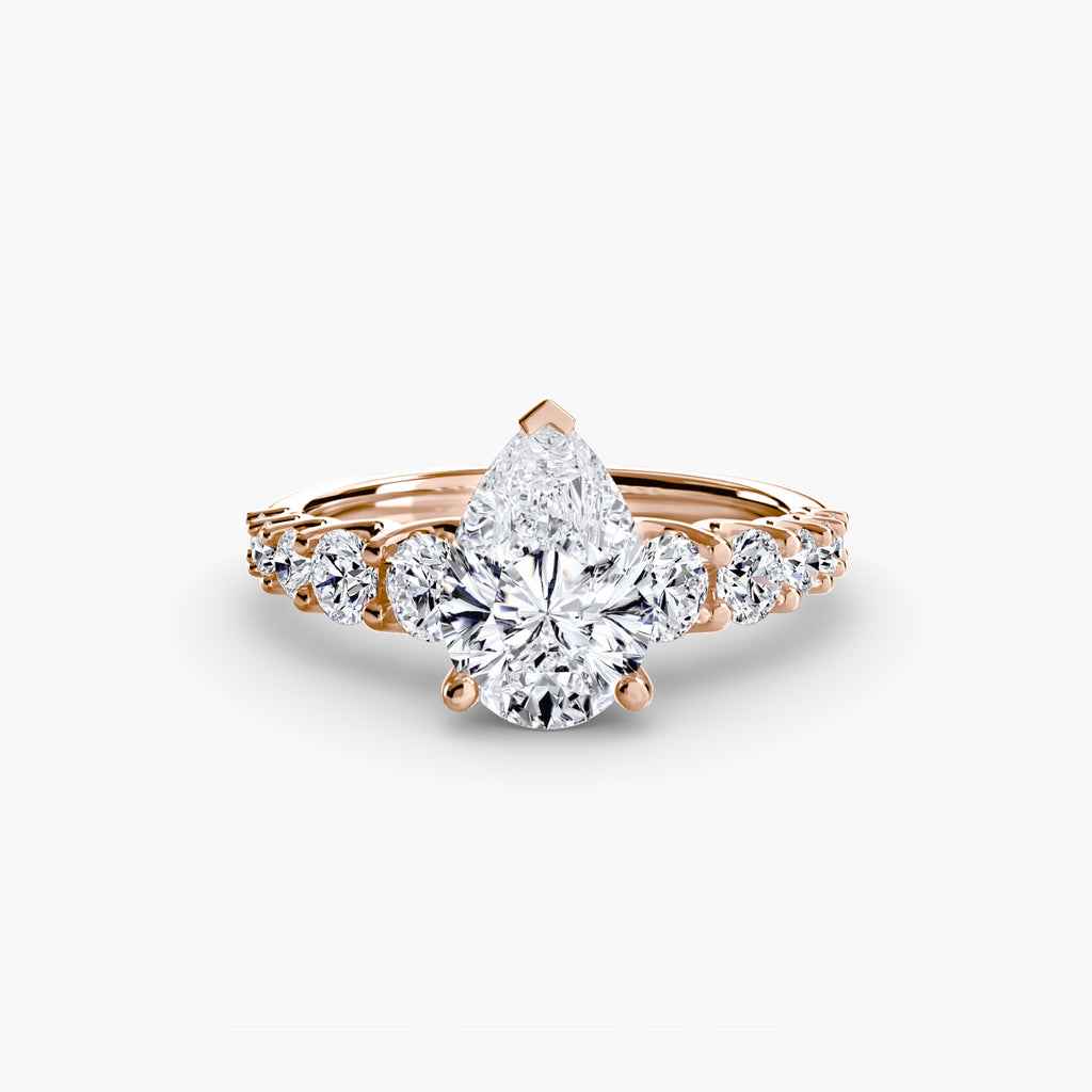 The Graduated Accent Ring EclectiCarat